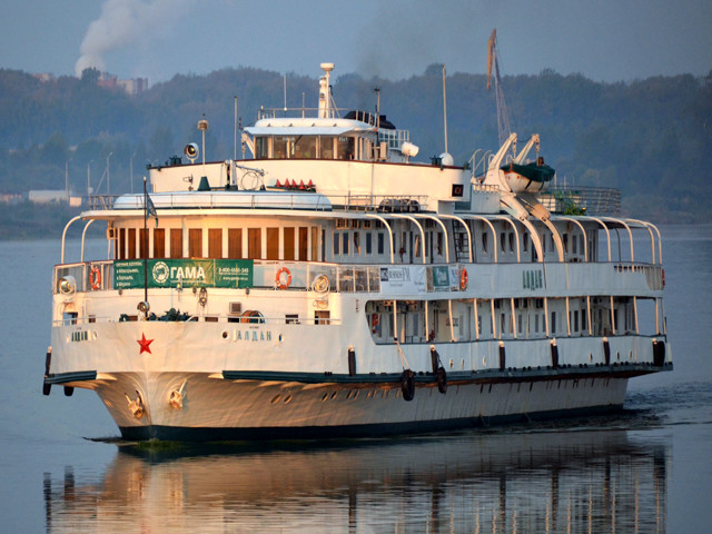 Теплоход «Алдан»